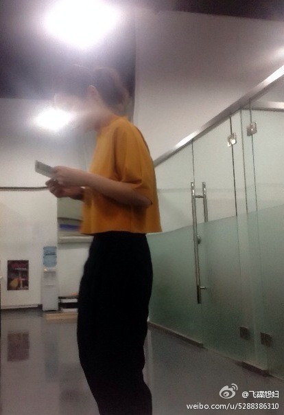 飞碟怨妇